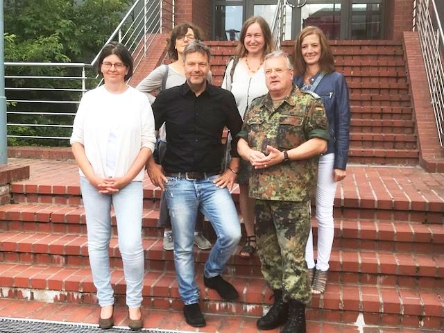 Grüner trifft Olivgrüne – Robert Habeck zu Besuch in Schaumburg